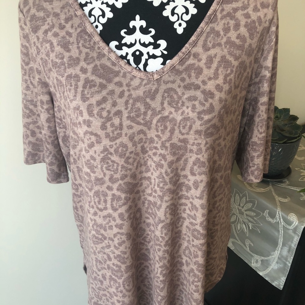 Torrid dusty pink animal print T-shirt